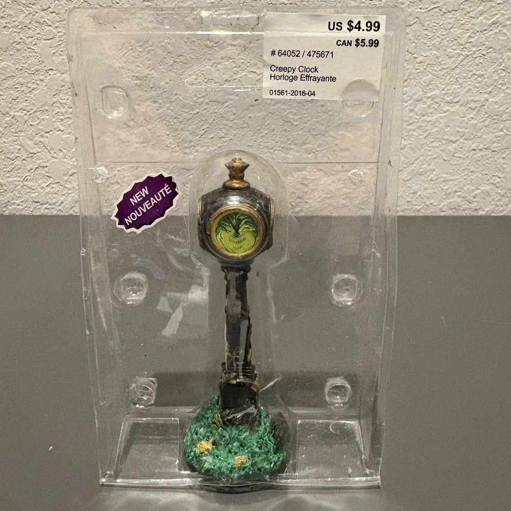 Lemax Creepy Clock #64052 Spooky Town Halloween Village Accessory